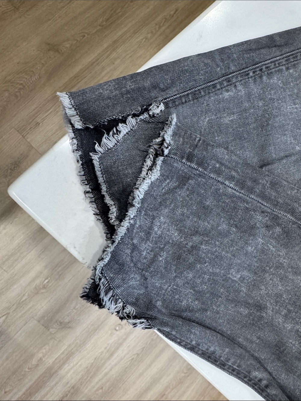 Seven7 Grey Cropped Ankle Jeans - Picture 5 of 5